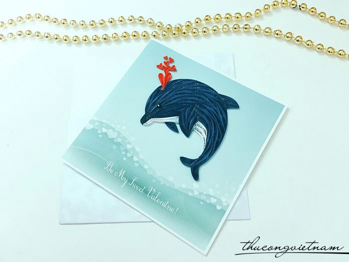 Thiệp tình yêu quilling cá heo thả tim